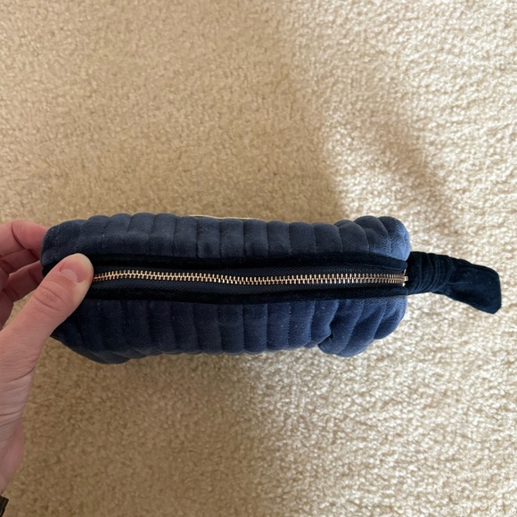 Sézane Women’s Cotton Makeup Bag. - Picture 4 of 9